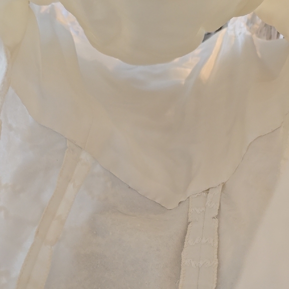 Elegant White Lace Dress - Picture 11 of 15